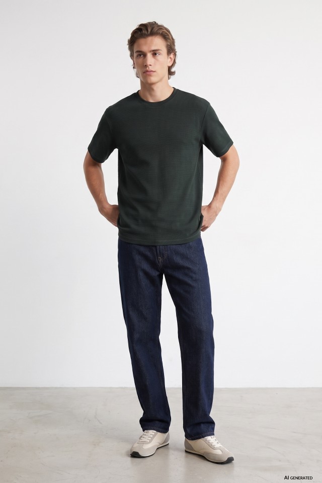 Straight Fit Dark Jeans