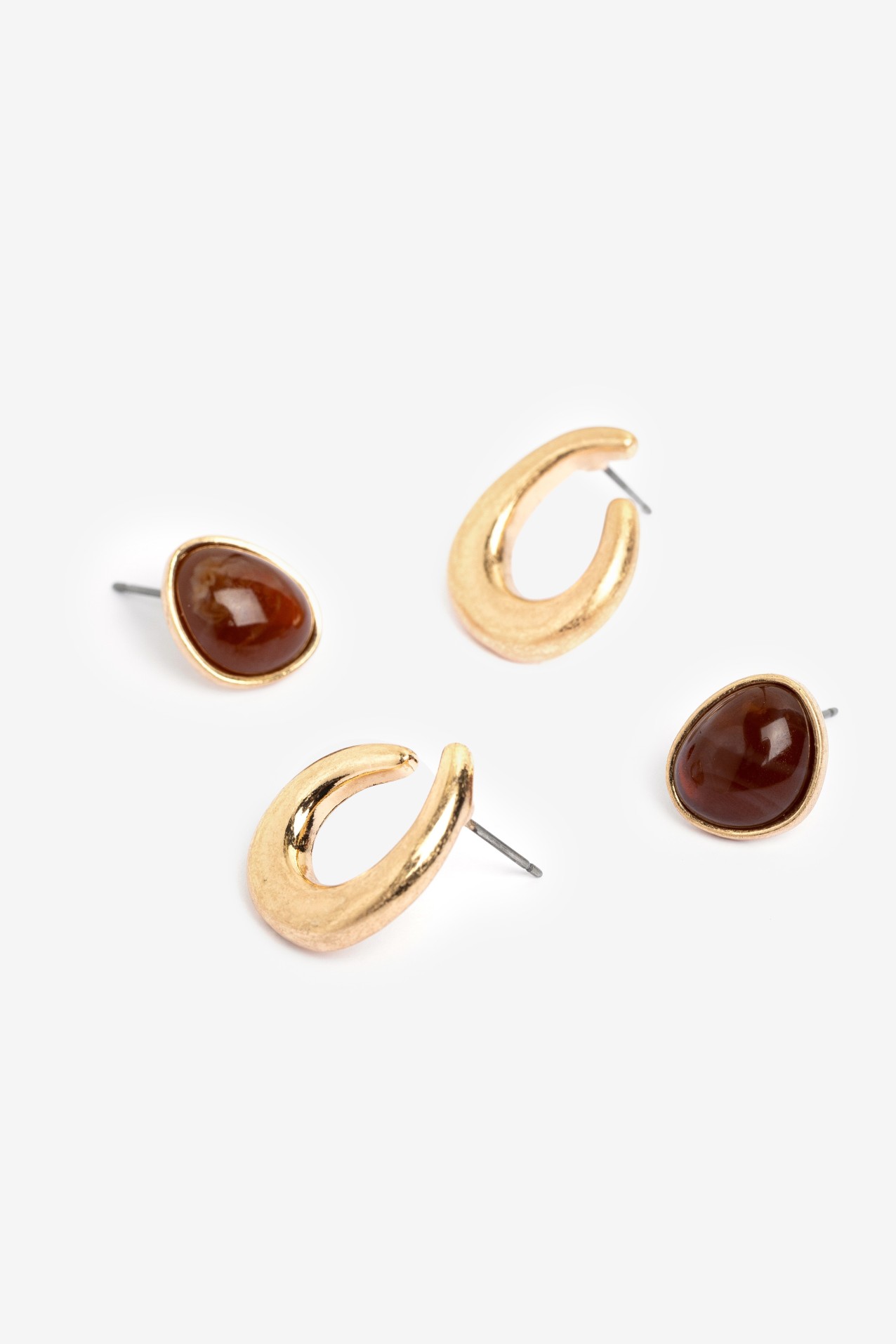 Set of Gold Stud Earrings