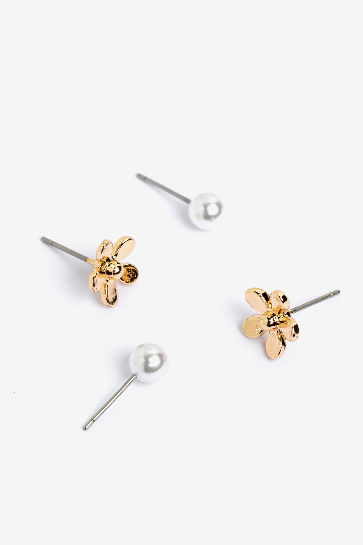 Golden Flower and Pearl Earrings