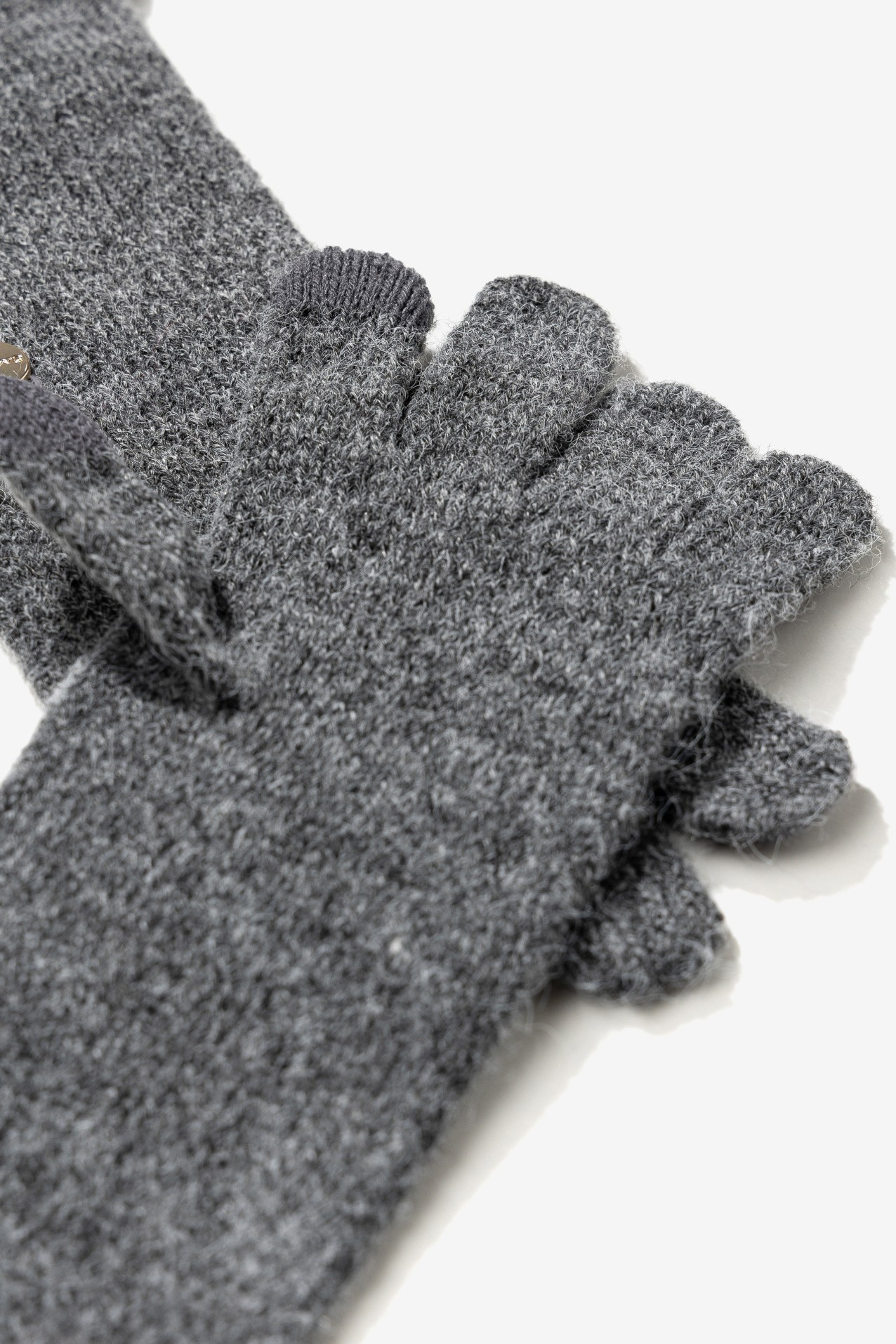 Grey Knit Gloves