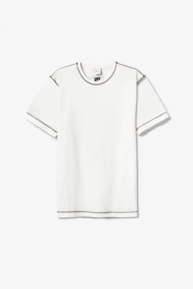 Camiseta beige corte regular Camiseta beige corte regular