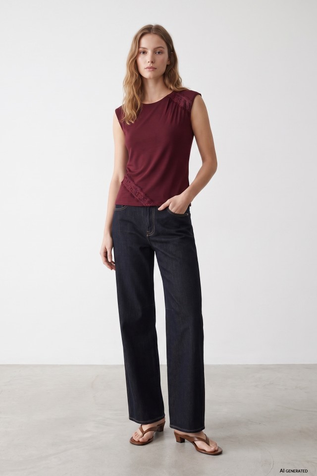 Slim Red T-shirt With Lace Slim Red T-shirt With Lace