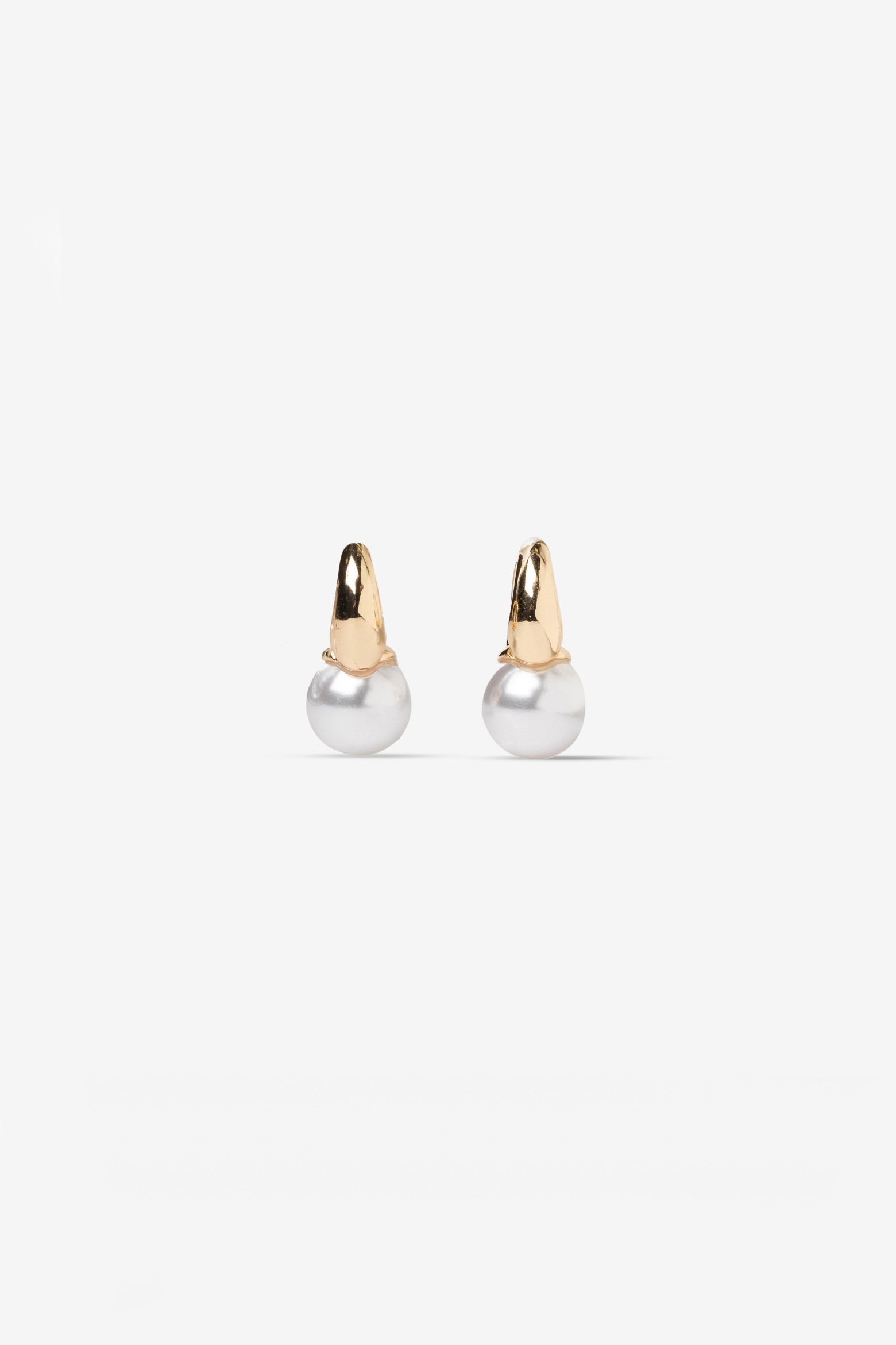 Gold Earrings With Pearl Detail