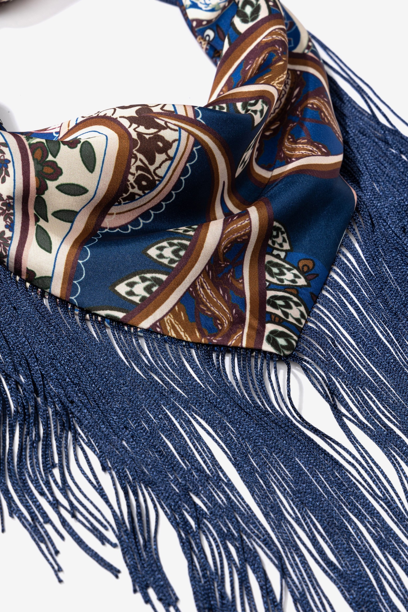 Bandana azul flecos largos