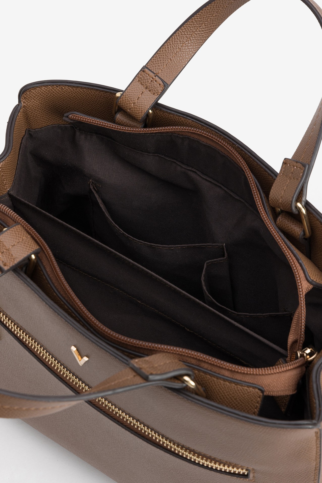 Bolso marr�n con asa larga