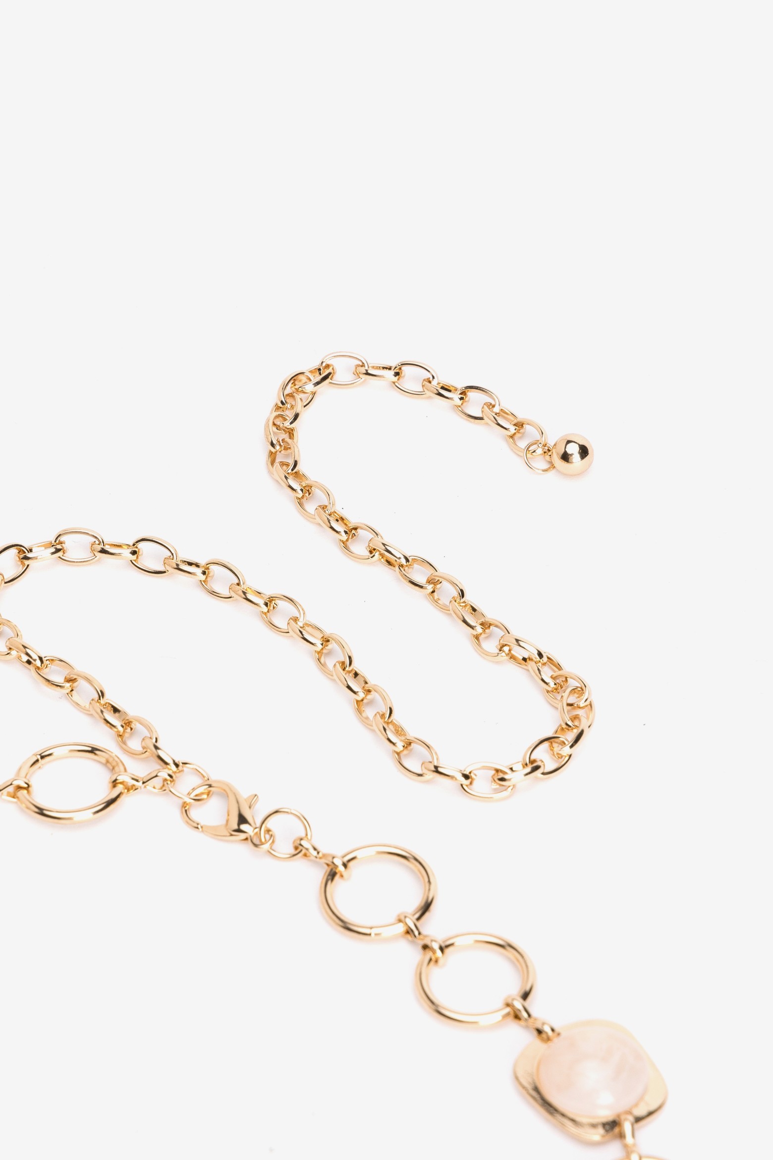 Cinto dourado com elos