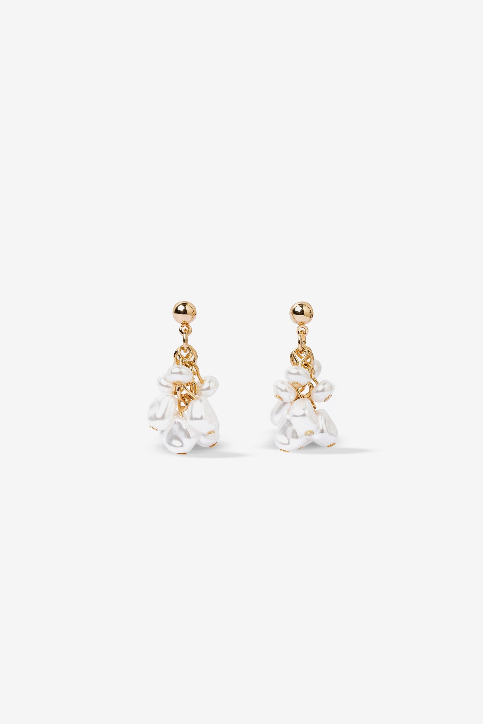 Gold Earrings With Pearls