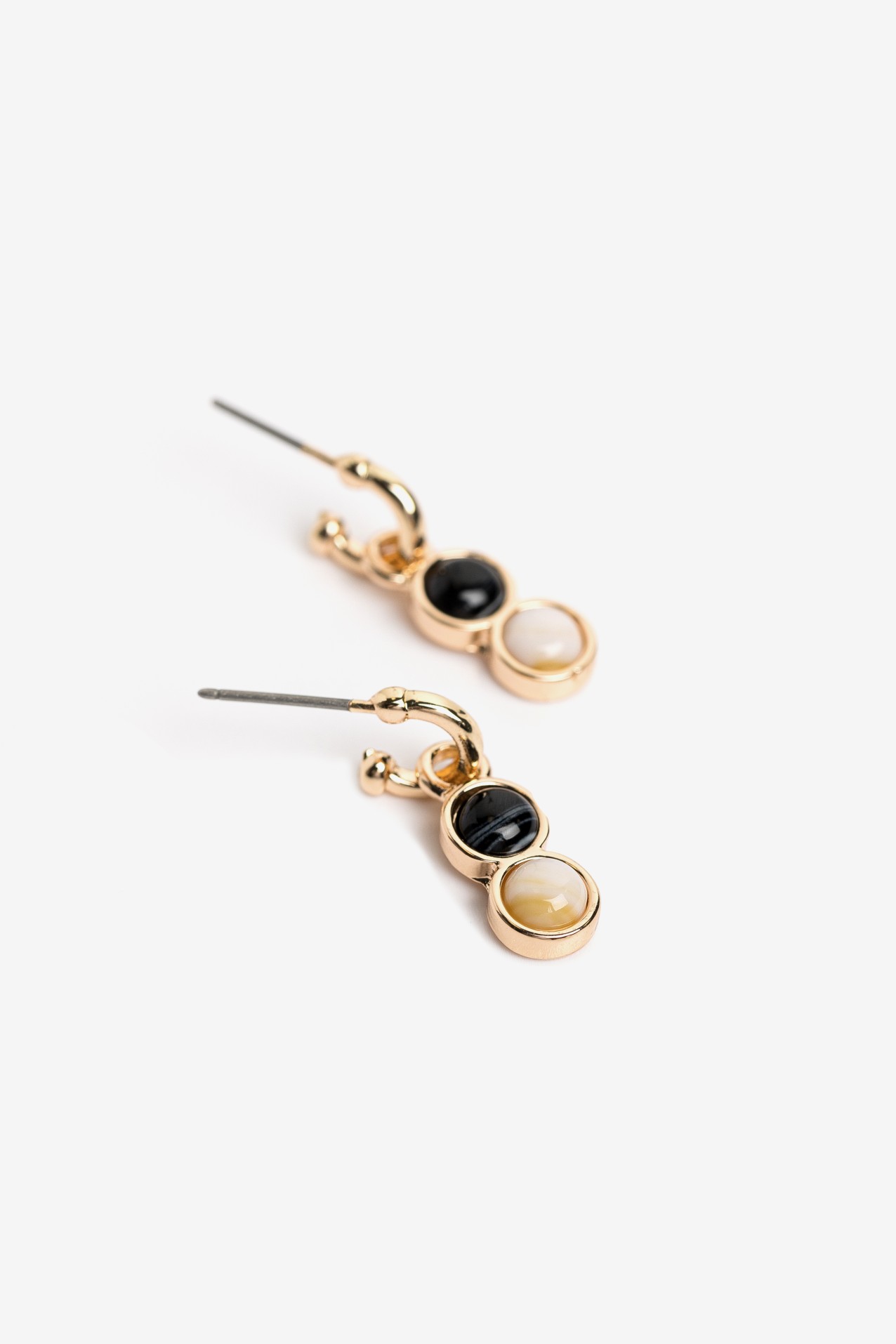 Small Black and Pearl Earrings