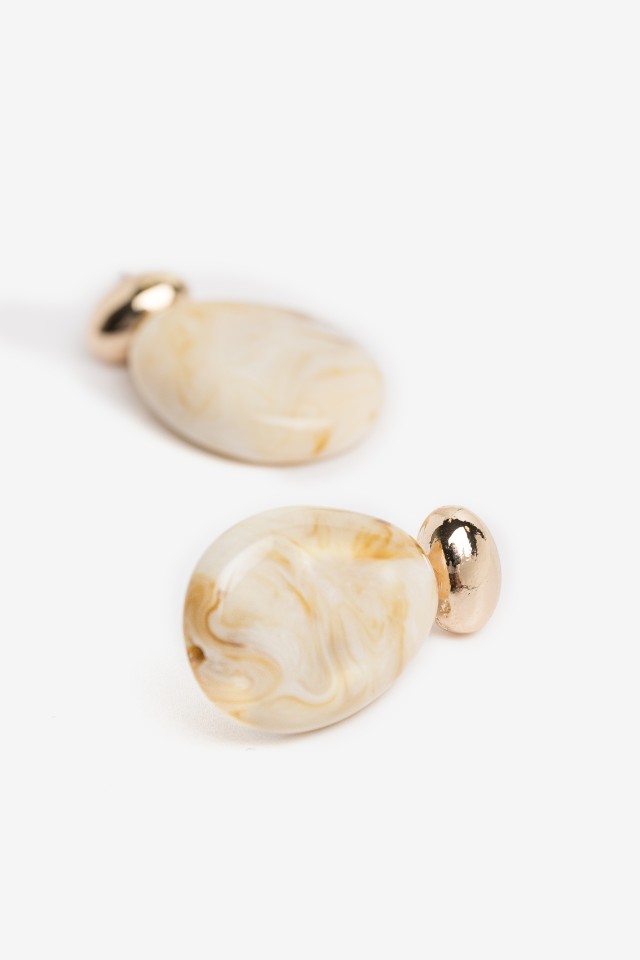 Pendientes dorados minimalistas Pendientes dorados minimalistas