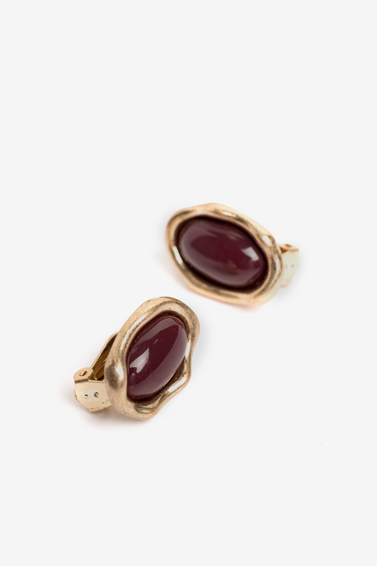 Oval Gold Earrings Wine Stone