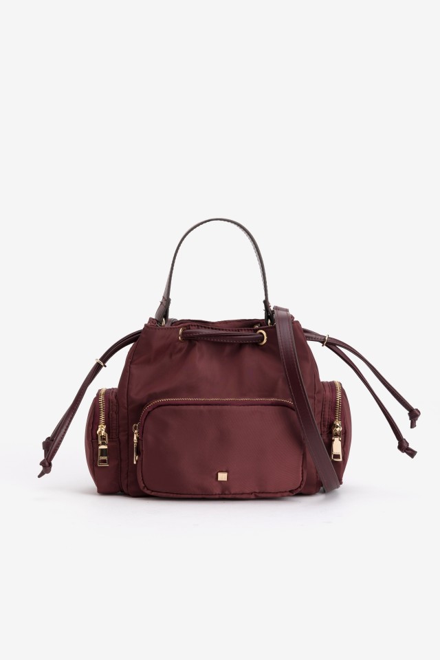 Carteira vinho com bolsos