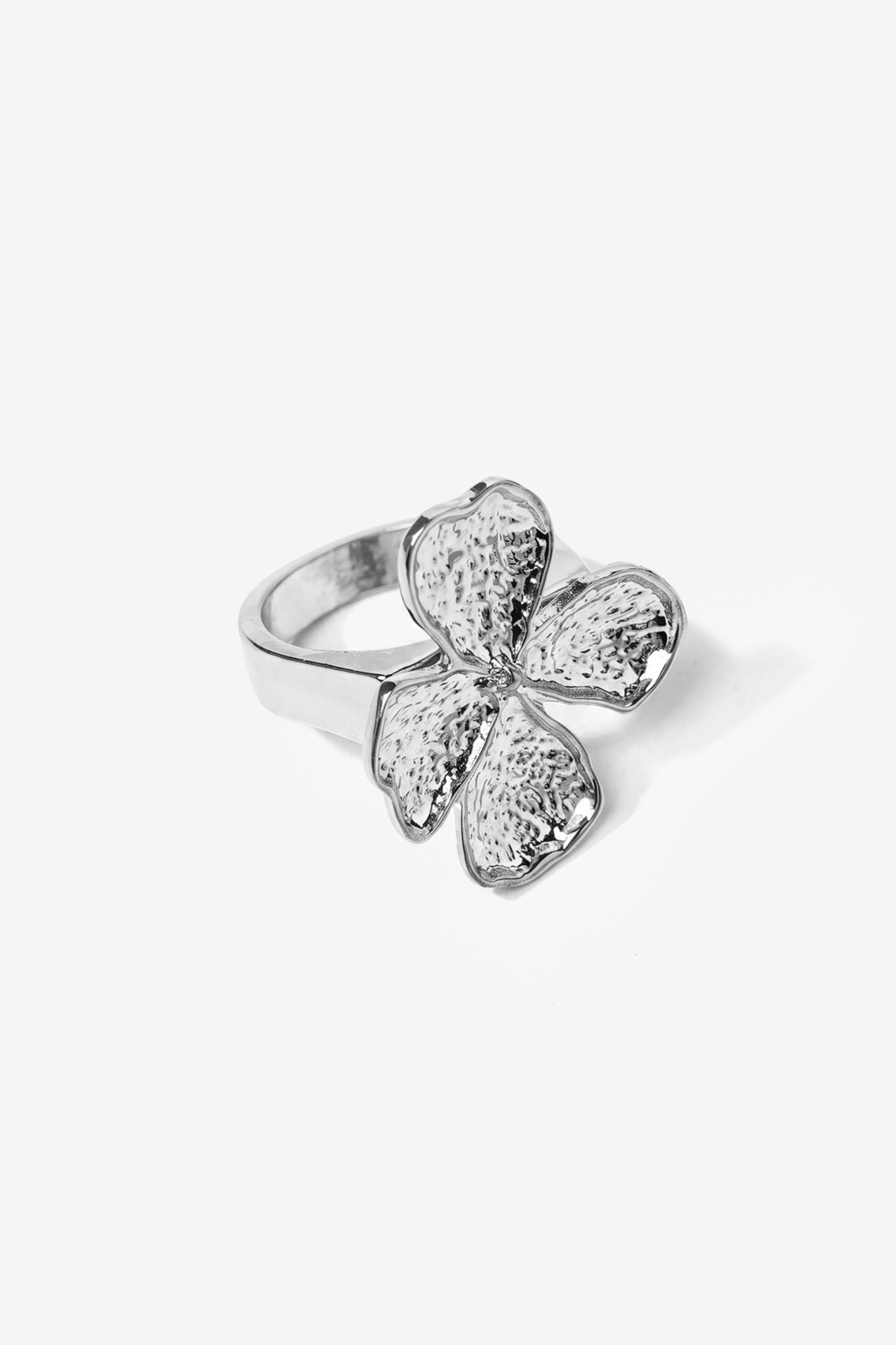 Anillo plata flor grande