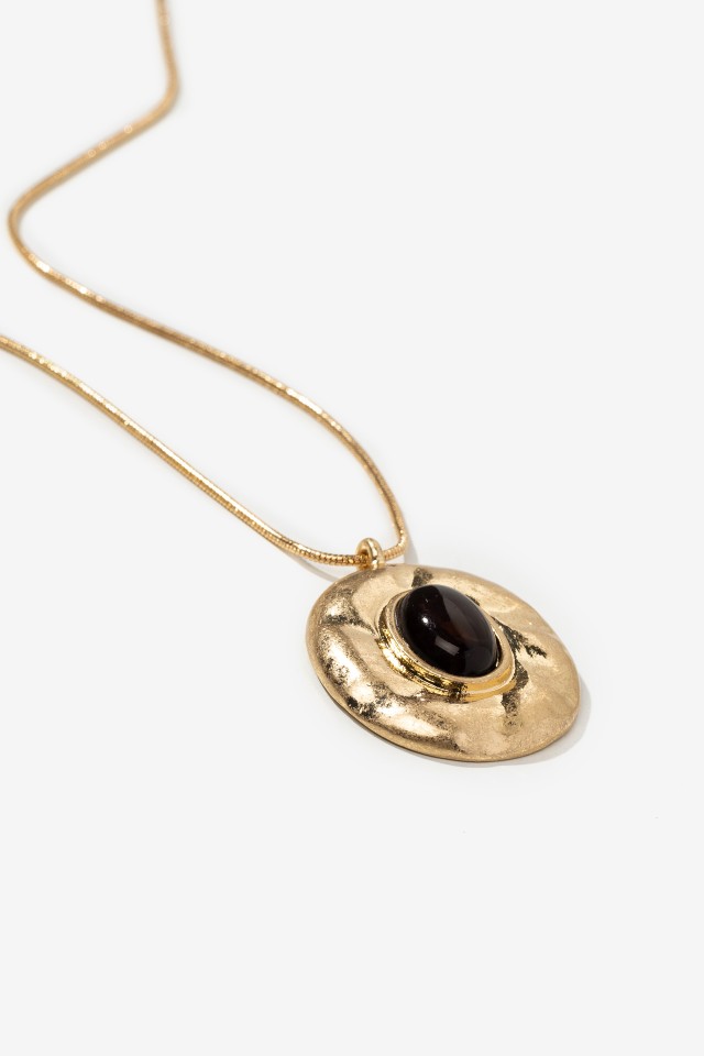 Gold-Tone Oval Pendant Necklace Gold-Tone Oval Pendant Necklace