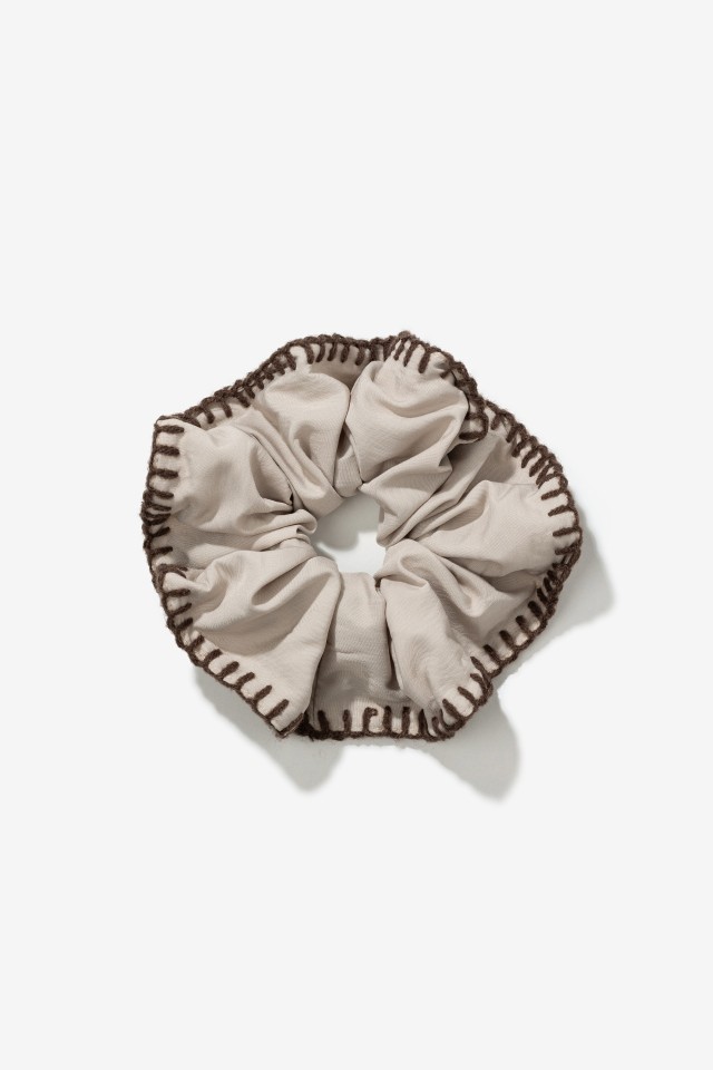 Beige Minimal Scrunchie