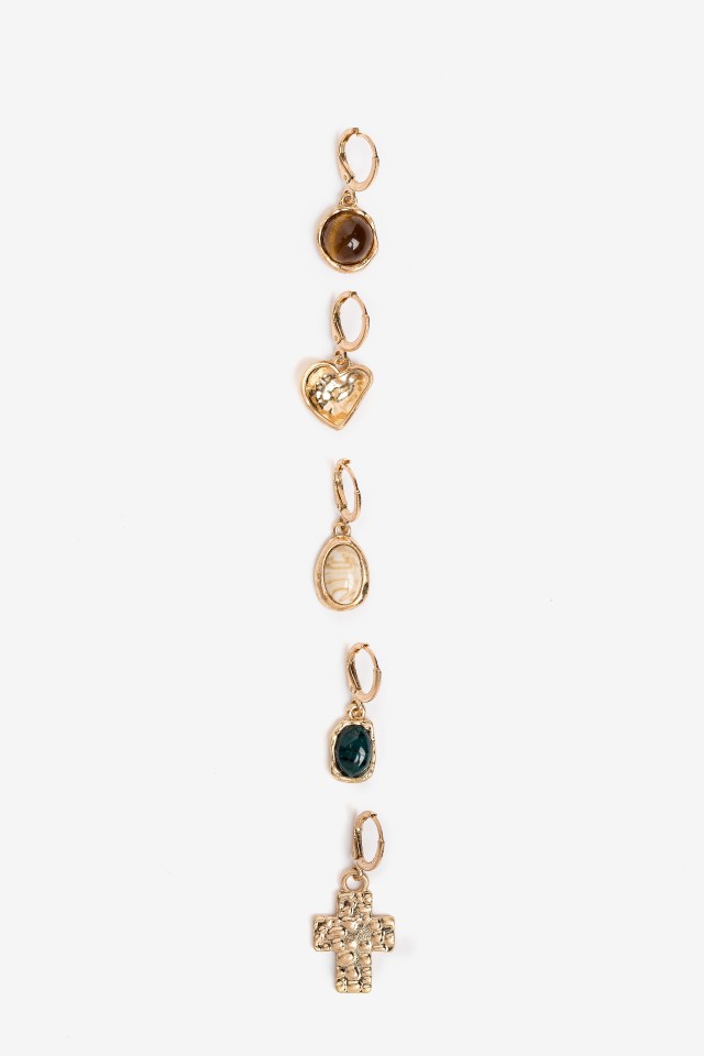 Gold-Tone Charm Bracelet Gold-Tone Charm Bracelet