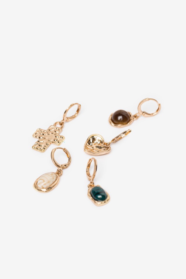 Gold-Tone Charm Bracelet Gold-Tone Charm Bracelet