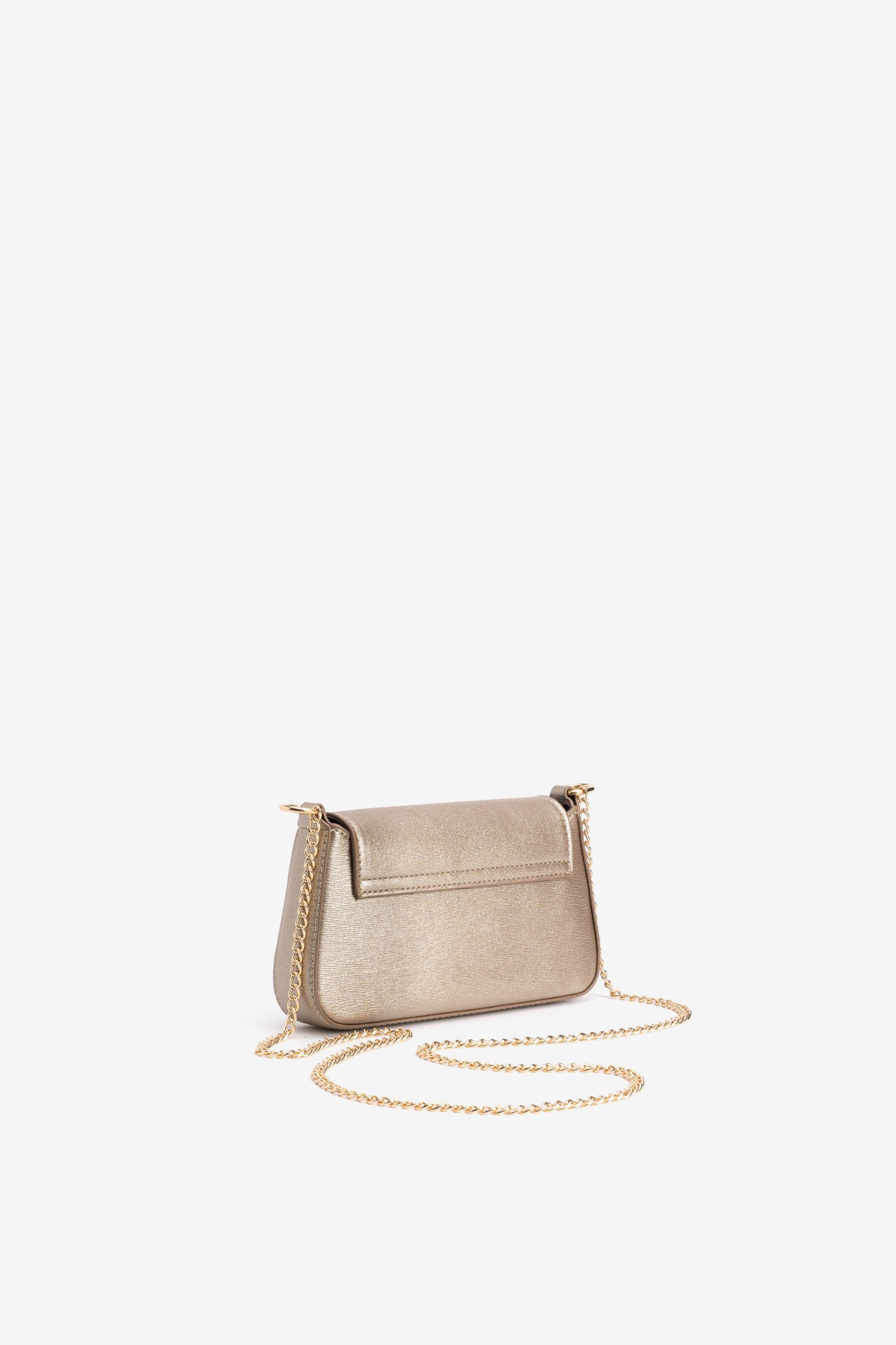 Cartera dorada con cadena