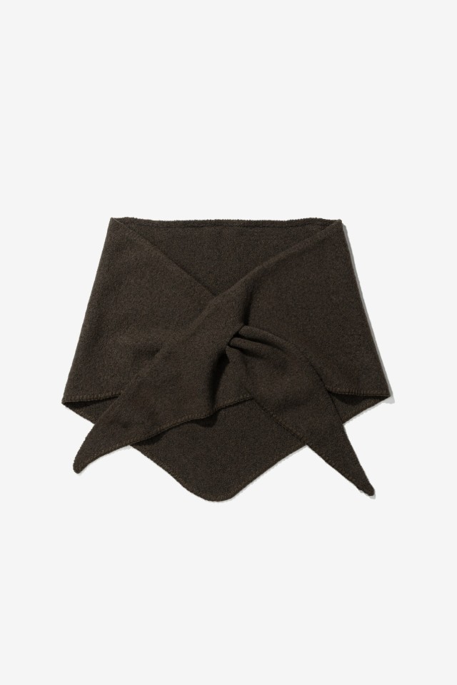 Cachecol triangular castanho