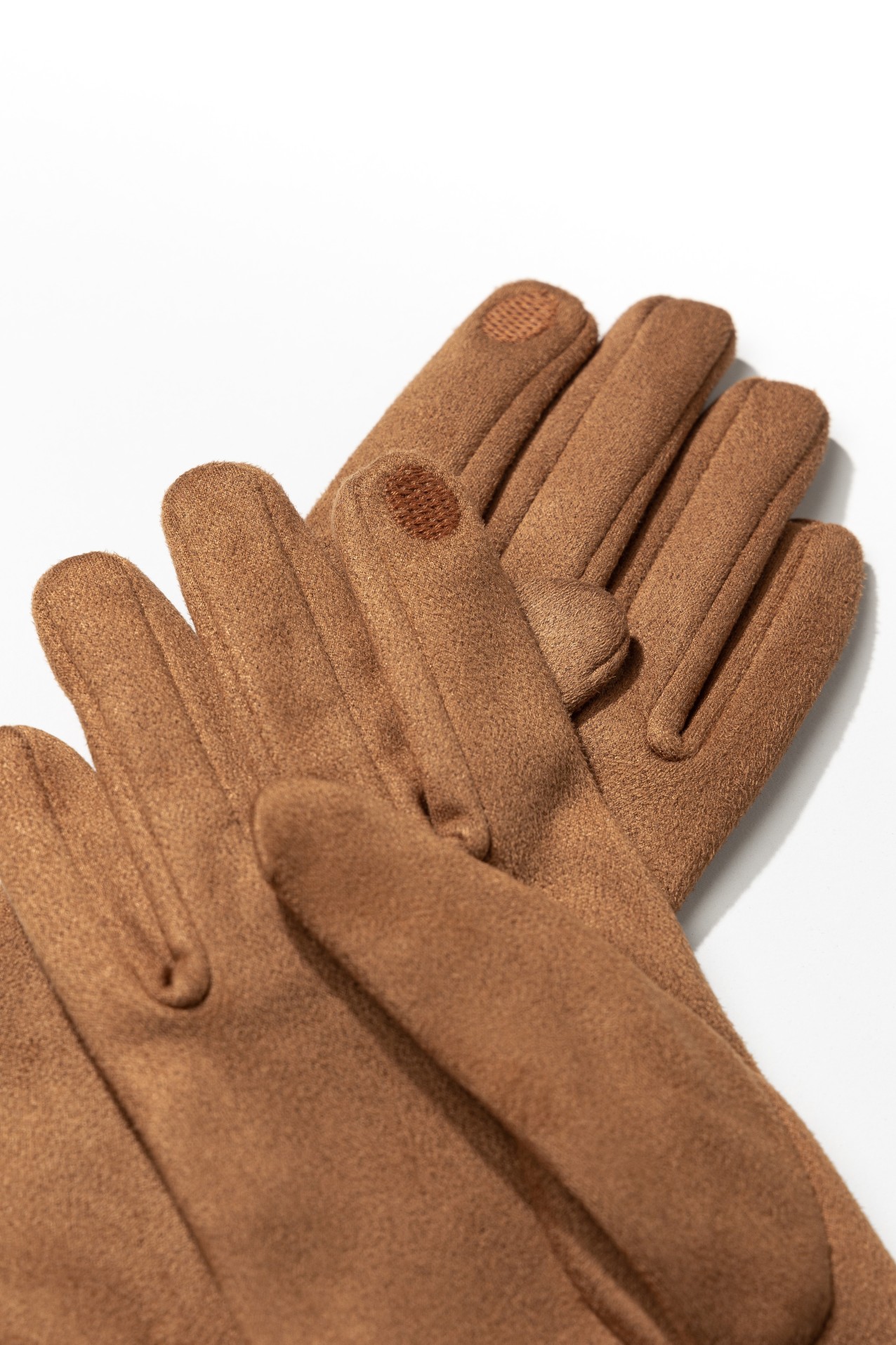 Guantes en tono camel