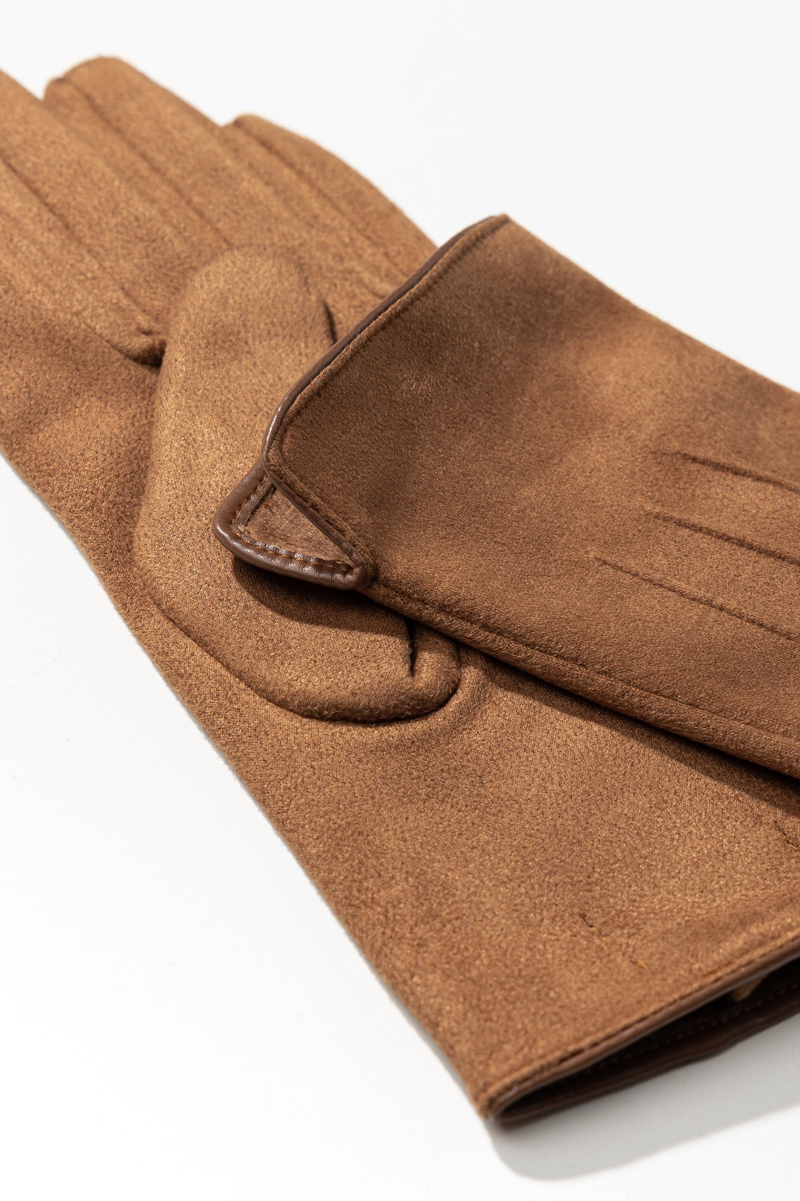 Guantes en tono camel